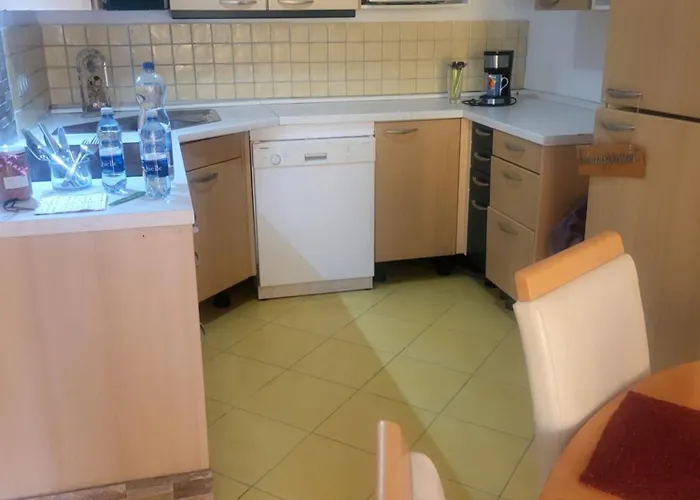Apartment Flair Of Sissis Near Schoenbrunn Metro 3 4 Busses 51a 48a Kids Pets Welcome Vienna